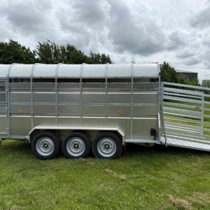 Cheshire Trailers | Horsebox Trailer Hire, Service, and Repairs | Nugent Livestock 14'x 6' side with ramp down